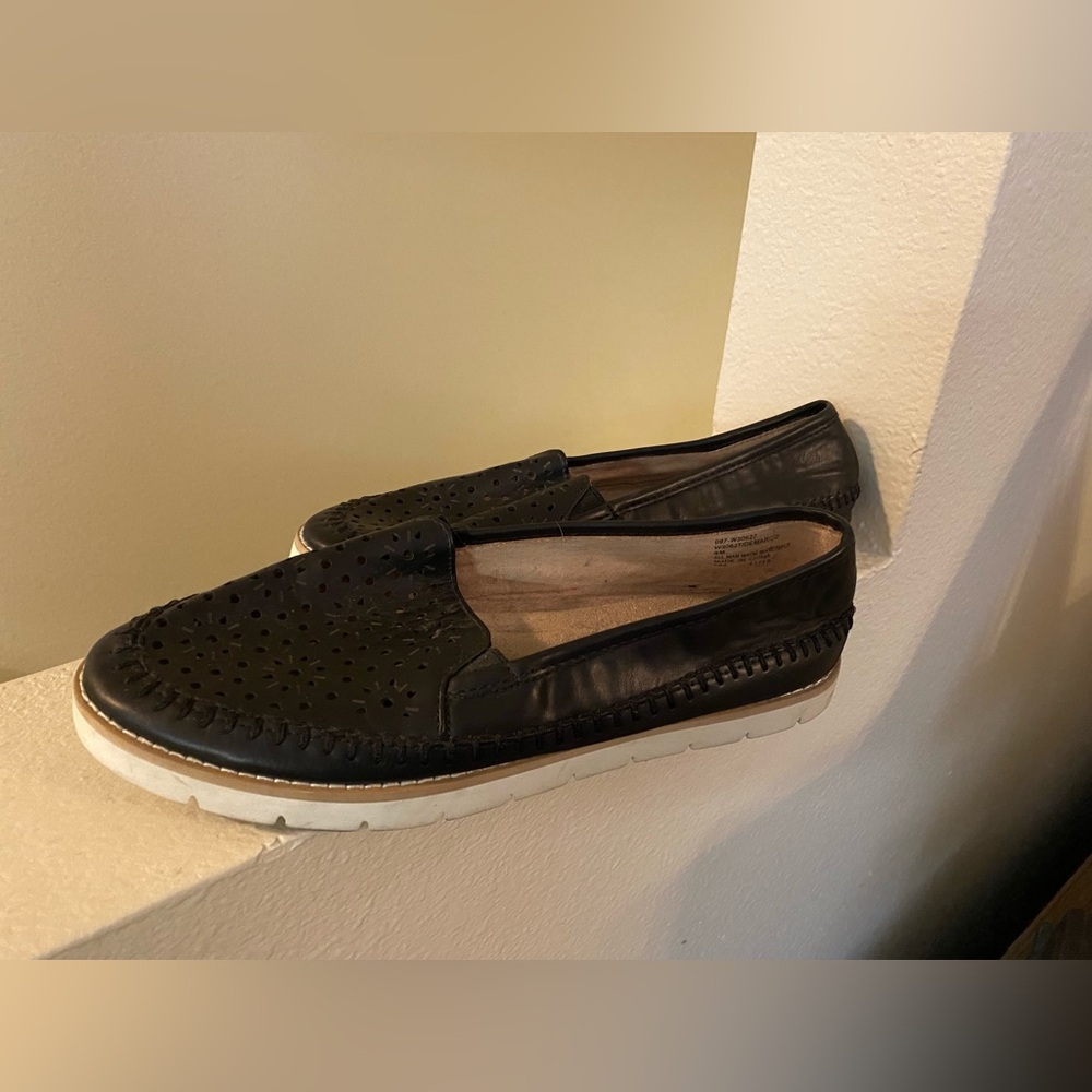 White Mountain. Black Slip on Loafers. Women. Size 8.